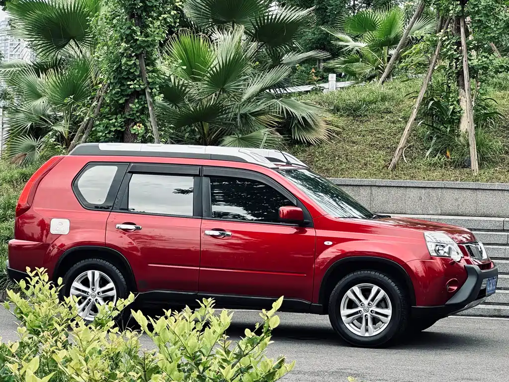 Nissan X-Trail 2012 2.5L CVT Flagship 4WD