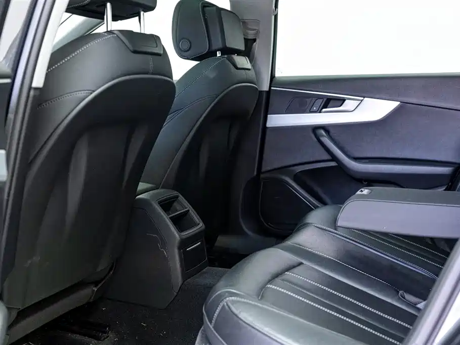 Audi A4L 2022 40 TFSI Fashion