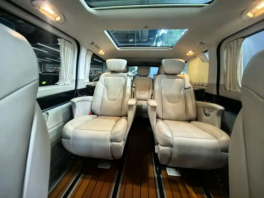 Mercedes-Benz V-Class — миниатюра 18