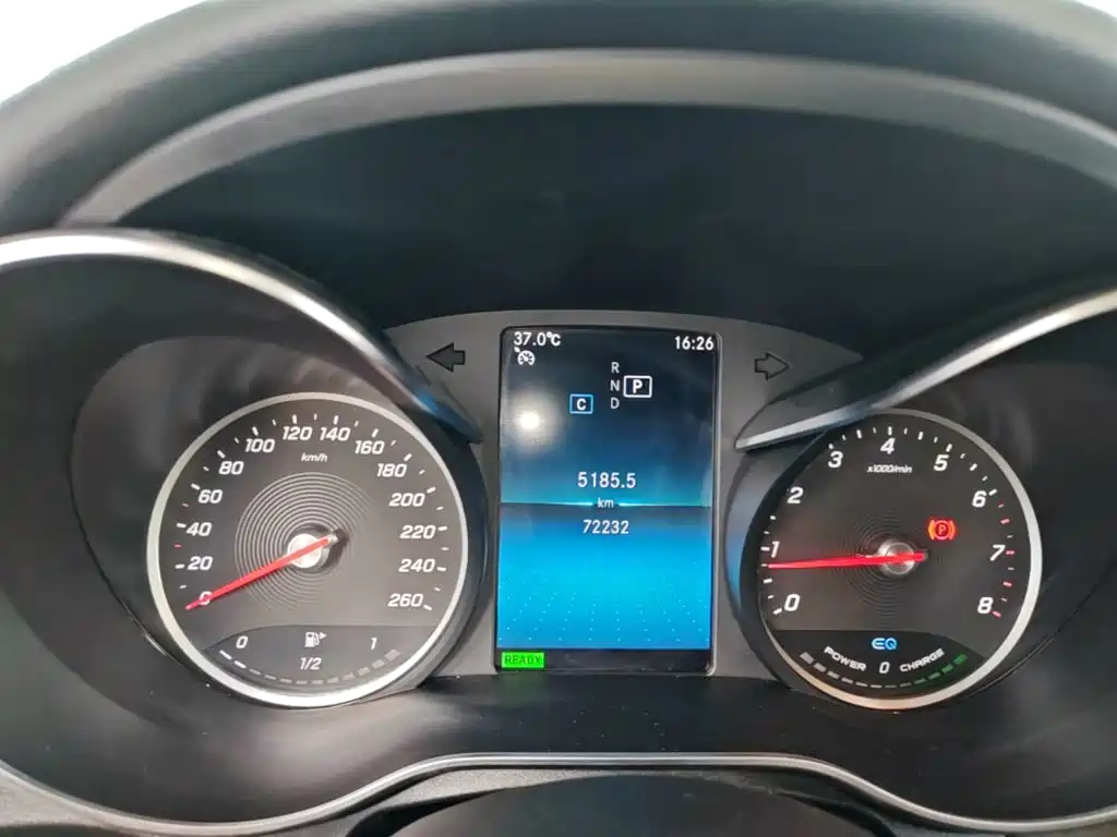 Mercedes-Benz C-Class — миниатюра 12