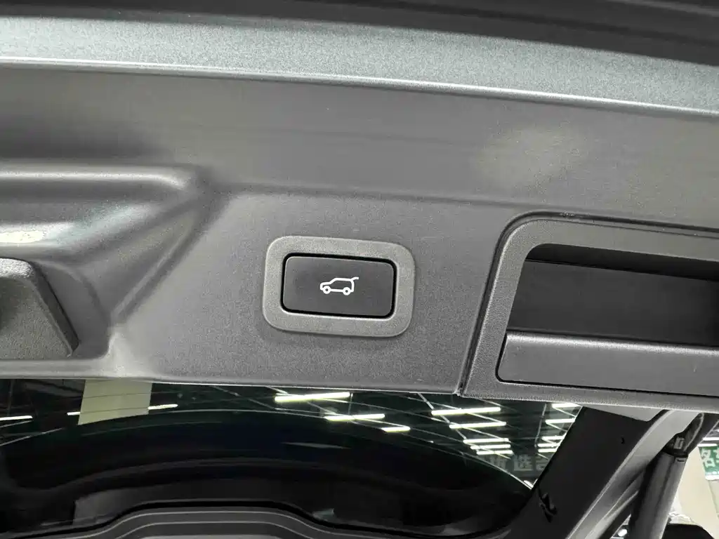 Land Rover Velar — миниатюра 20