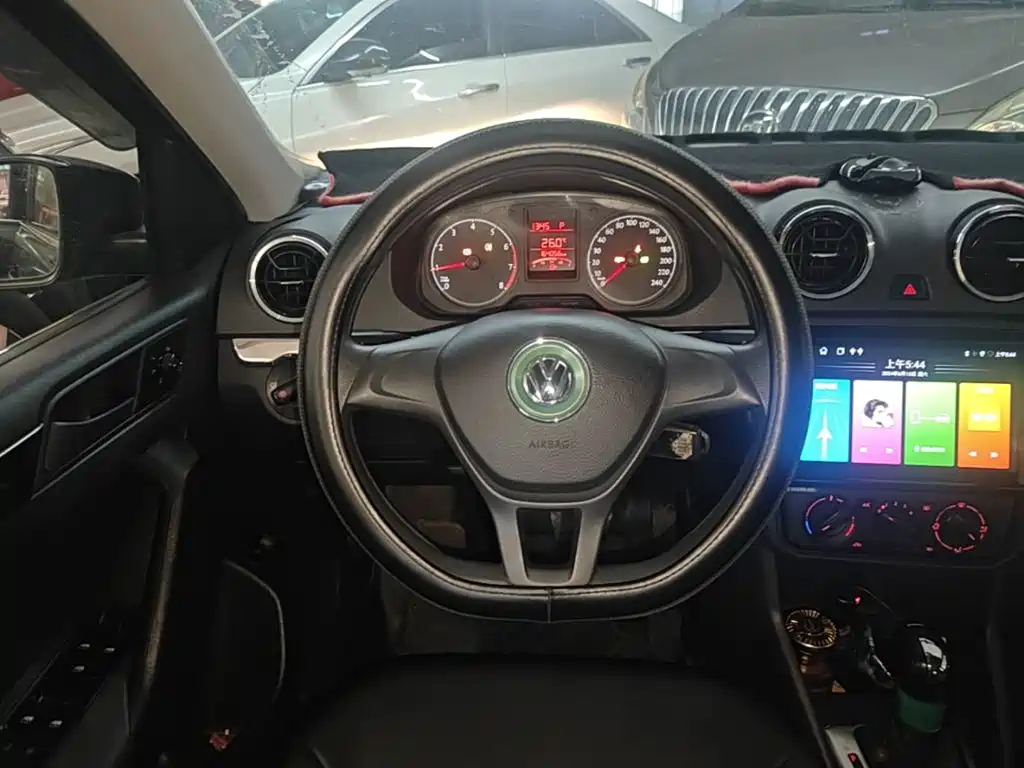 Volkswagen Jetta — миниатюра 11