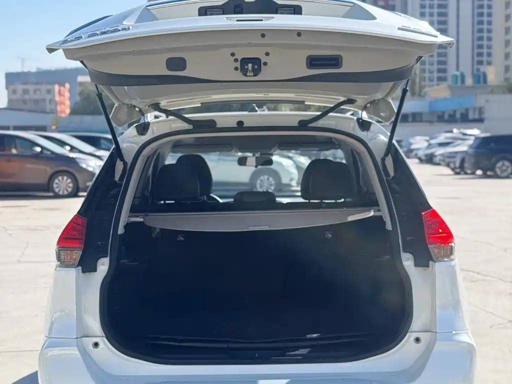 Nissan X-Trail — миниатюра 24