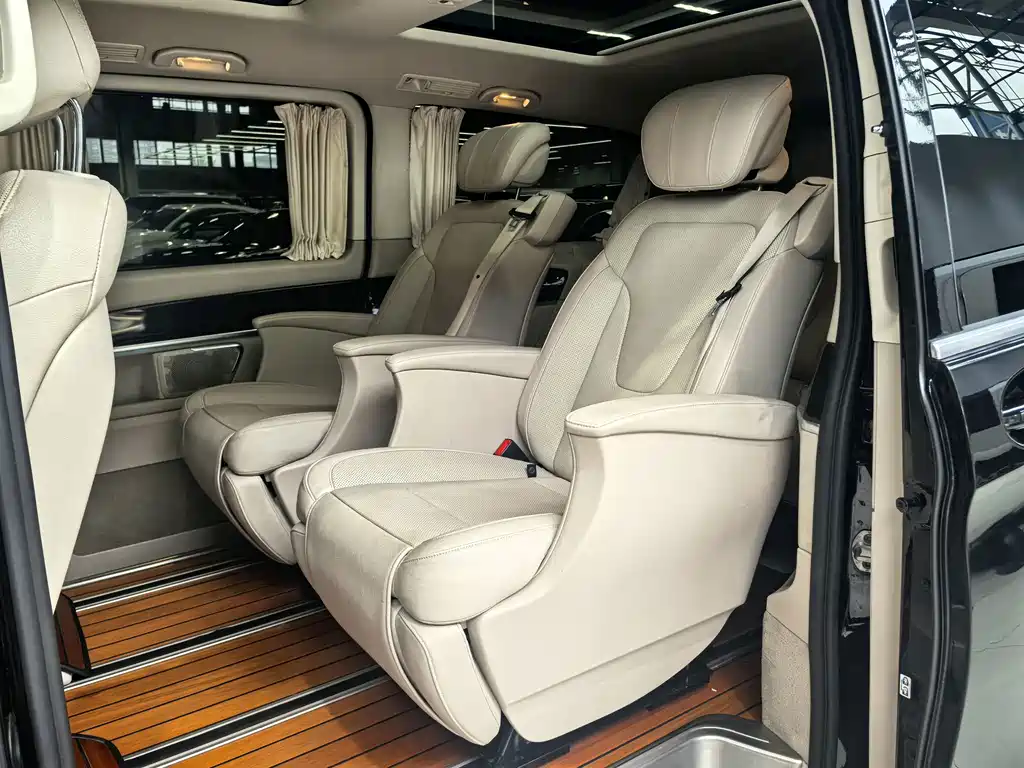 Mercedes-Benz V-Class — миниатюра 13