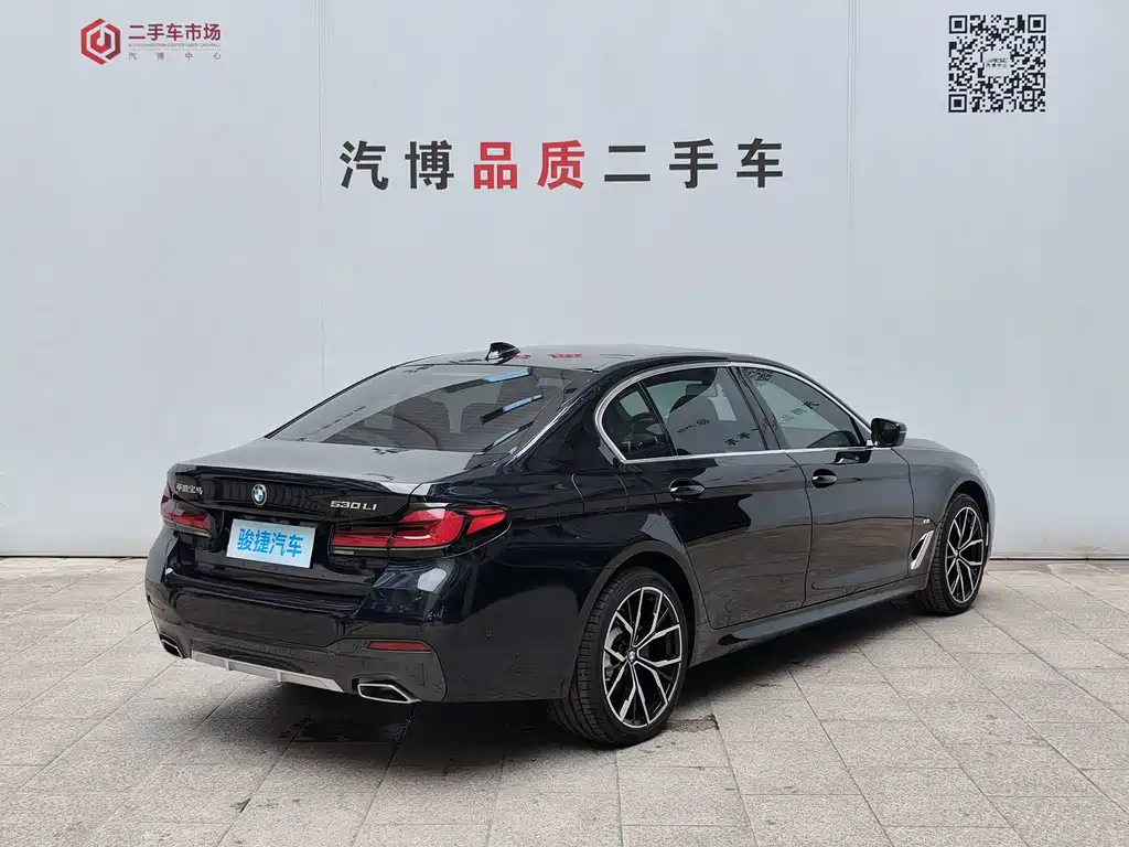 BMW 5 Series — миниатюра 4