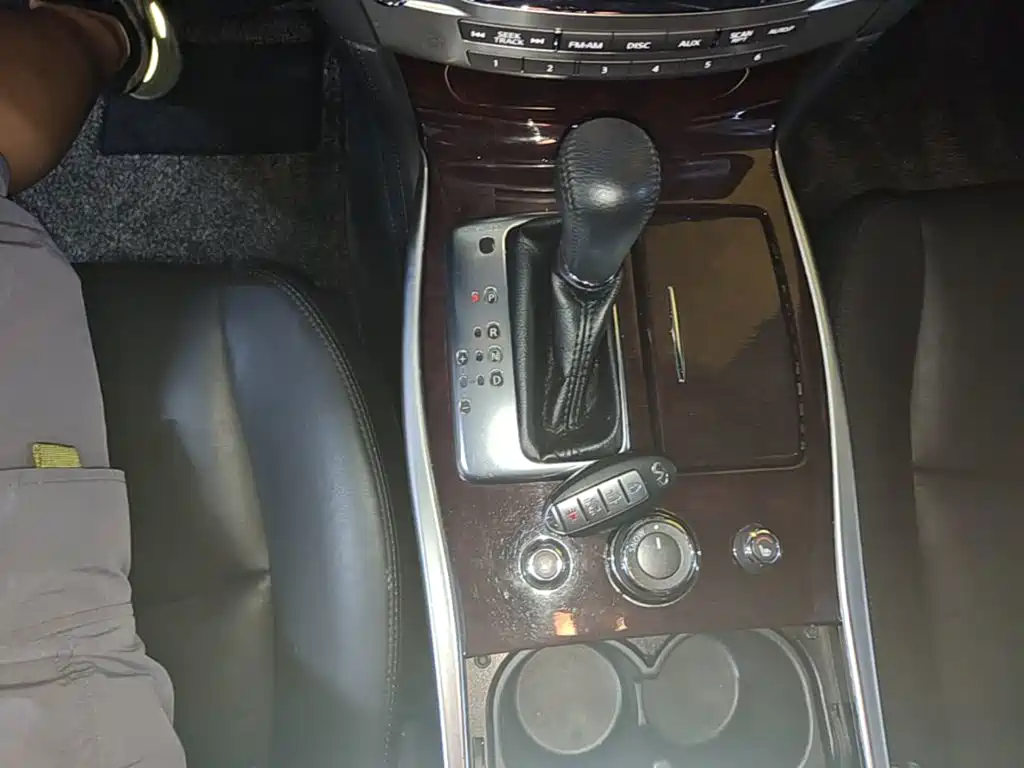 Infiniti Q70 — миниатюра 14