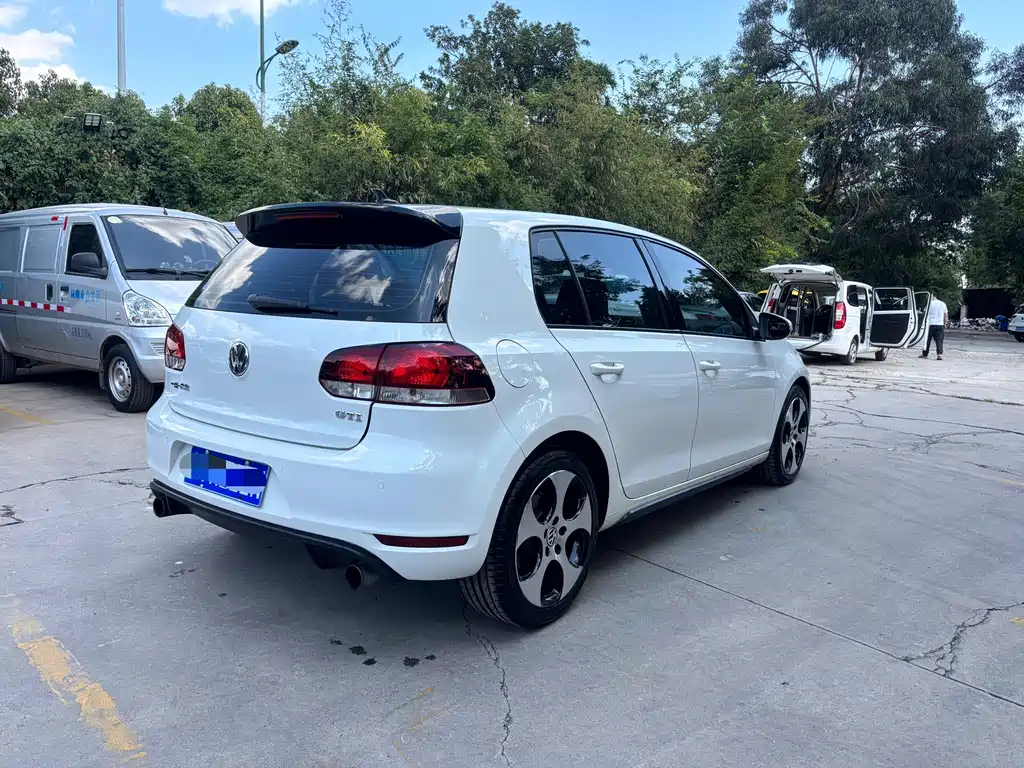 Volkswagen Golf GTI — миниатюра 8