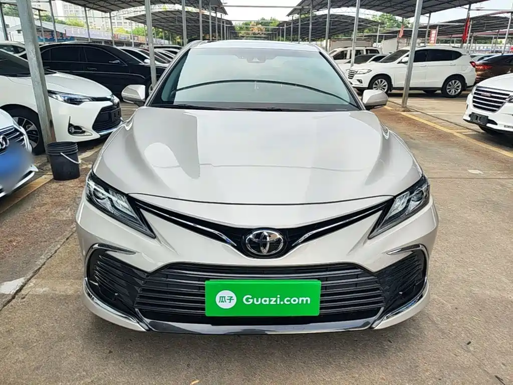 Toyota Camry — миниатюра 3