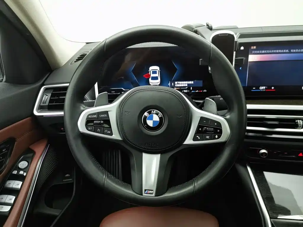 BMW 3 Series 2023 — фото 11