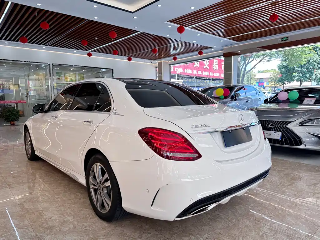 Mercedes-Benz C-Class — миниатюра 6