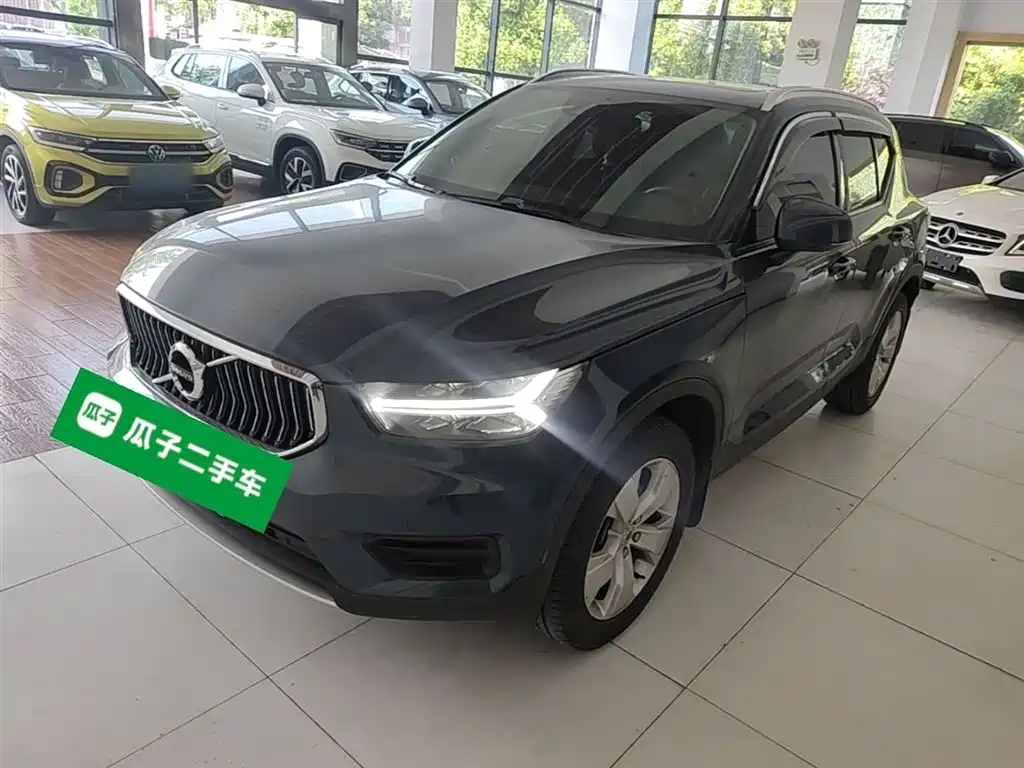 Volvo XC40 2021