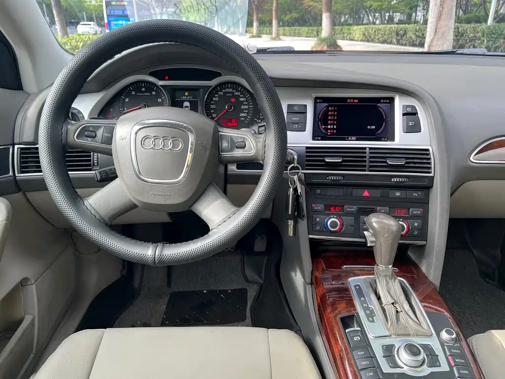 Audi A6L — миниатюра 10