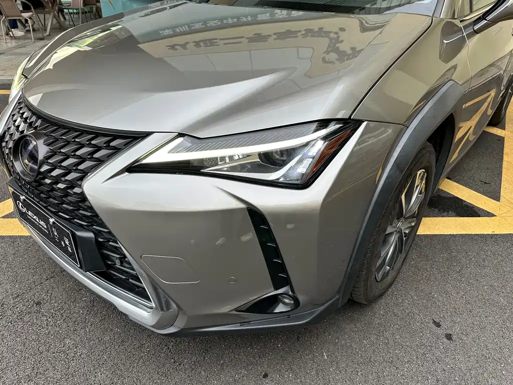 Lexus UX New Energy — миниатюра 2