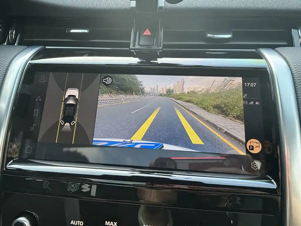 Land Rover Discovery Sport — миниатюра 19