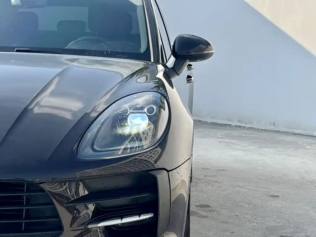 Porsche Macan — миниатюра 3