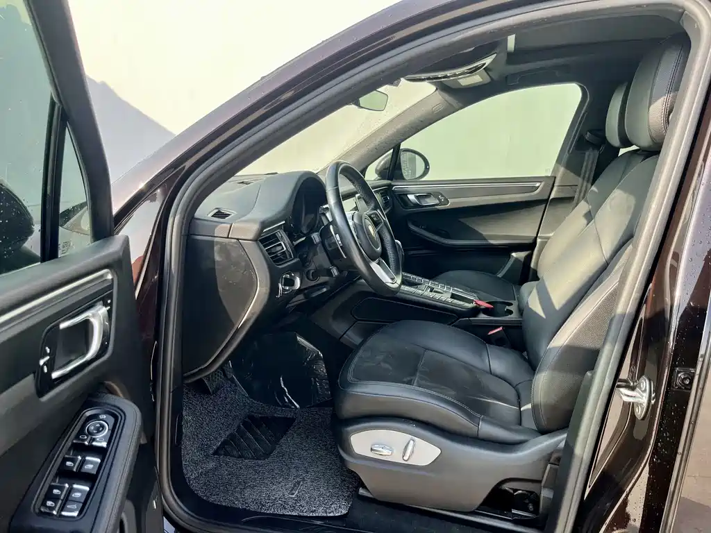 Porsche Macan — миниатюра 13