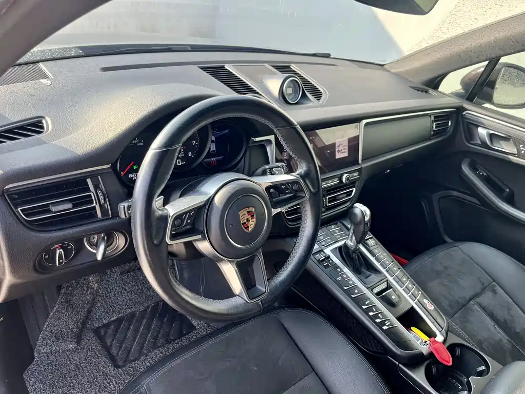 Porsche Macan — миниатюра 15