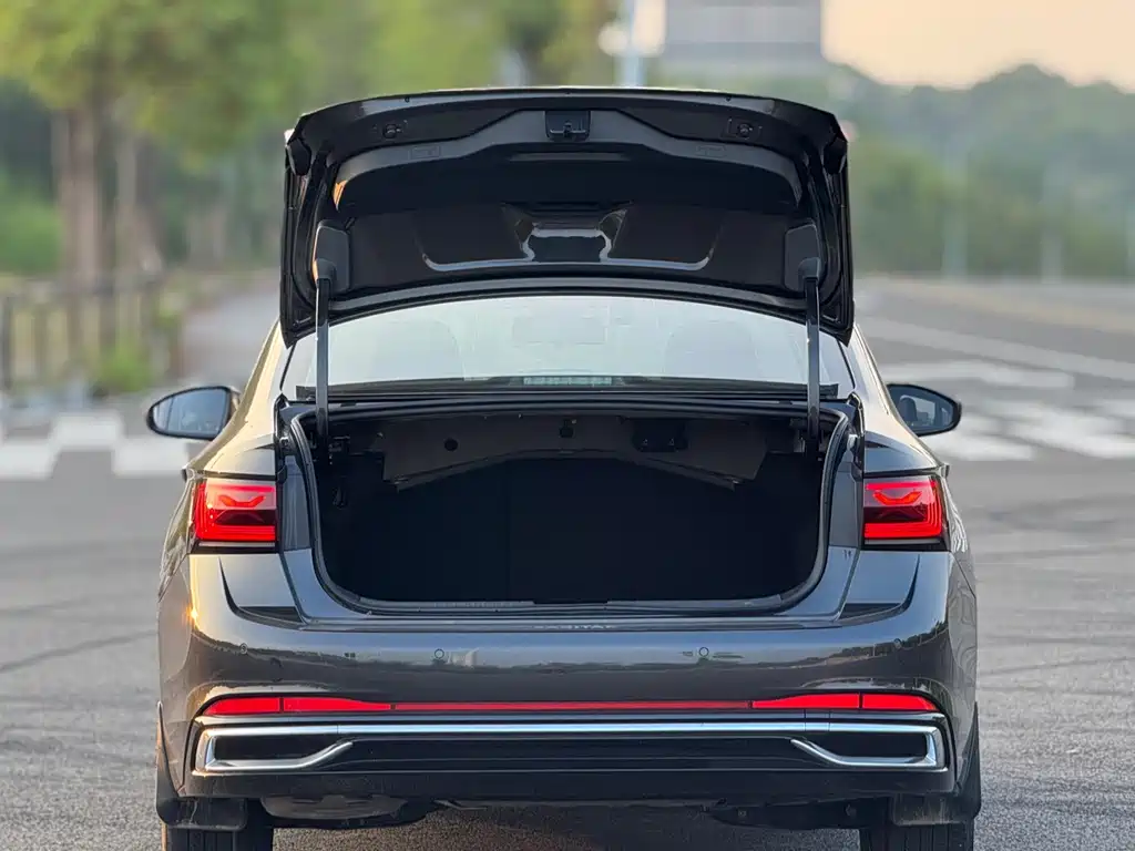 Volkswagen Sagitar — миниатюра 18