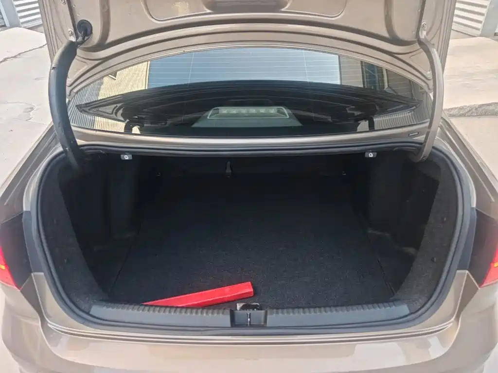 Volkswagen Sagitar — миниатюра 19