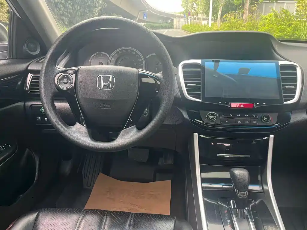 Honda Accord — миниатюра 17
