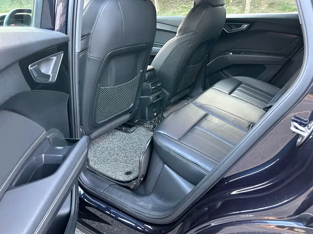 Audi Q4 e-tron — миниатюра 10