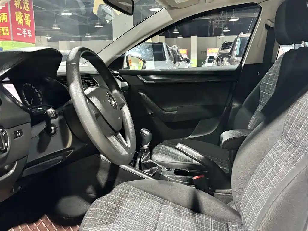 Skoda Octavia — миниатюра 5
