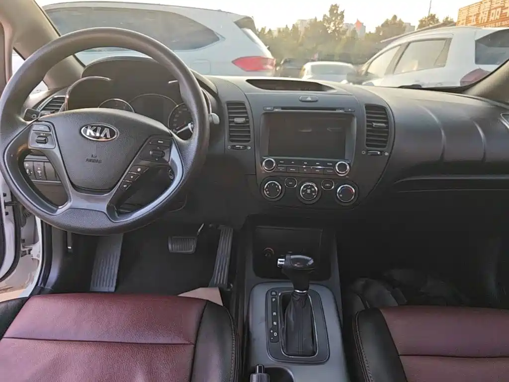 Kia K3 — миниатюра 10