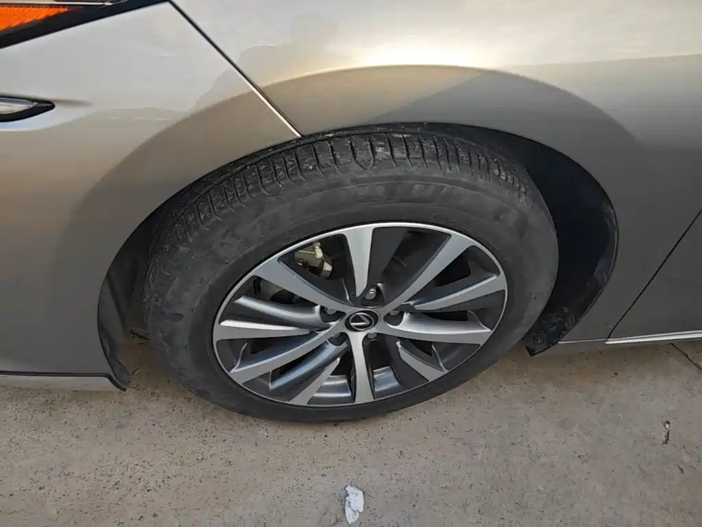 Lexus ES — миниатюра 23