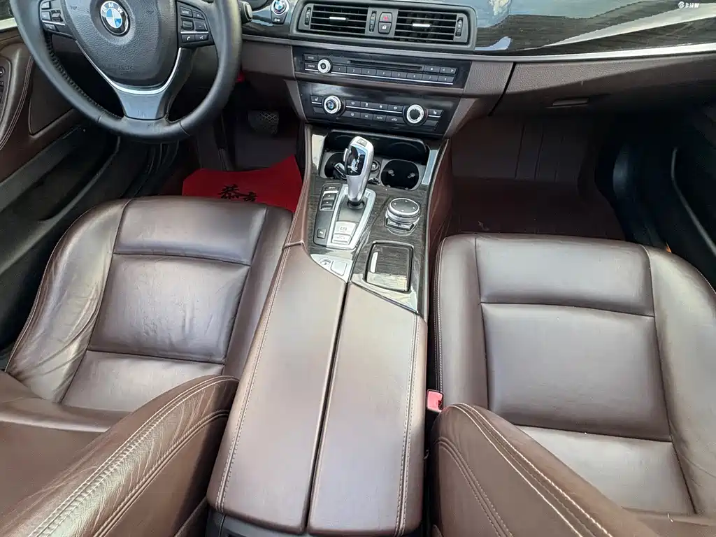 BMW 5 Series — миниатюра 13