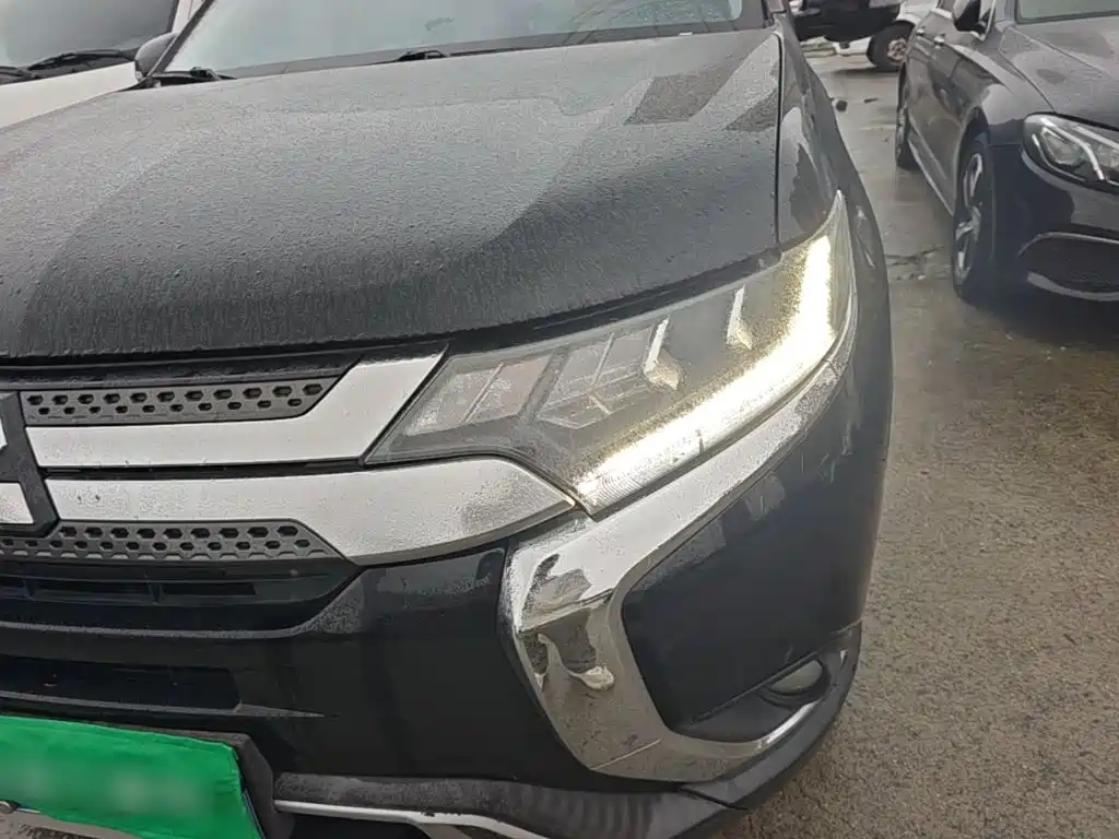 Mitsubishi Outlander — миниатюра 24
