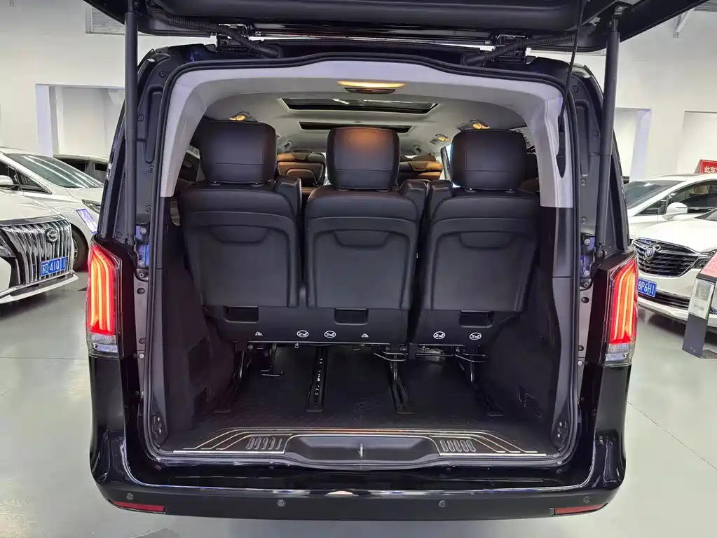Mercedes-Benz V-Class — миниатюра 18
