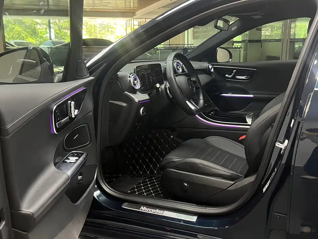 Mercedes-Benz C-Class — миниатюра 6