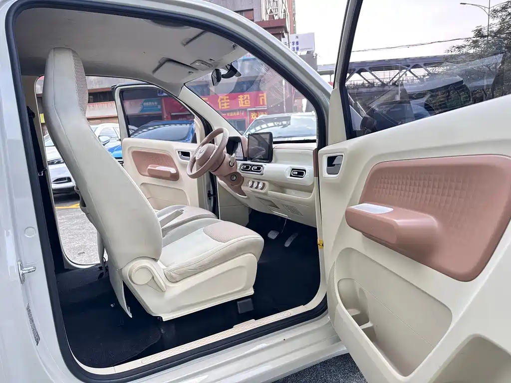 Wuling MINIEV — миниатюра 8