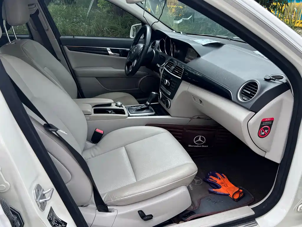 Mercedes-Benz C-Class — миниатюра 12