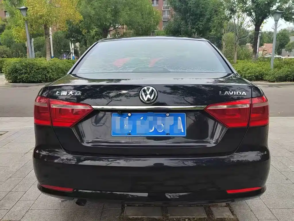 Volkswagen Lavida — миниатюра 4