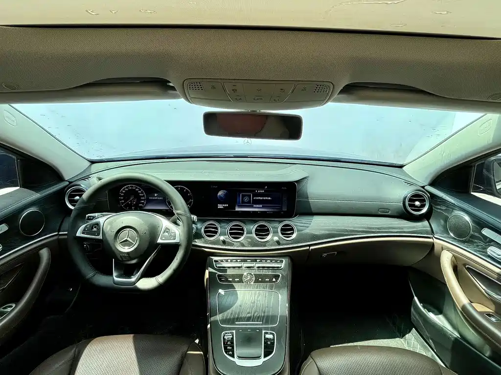 Mercedes-Benz E-Class — миниатюра 10