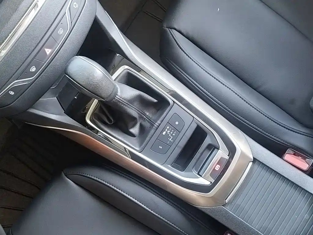 Peugeot 408 — миниатюра 14