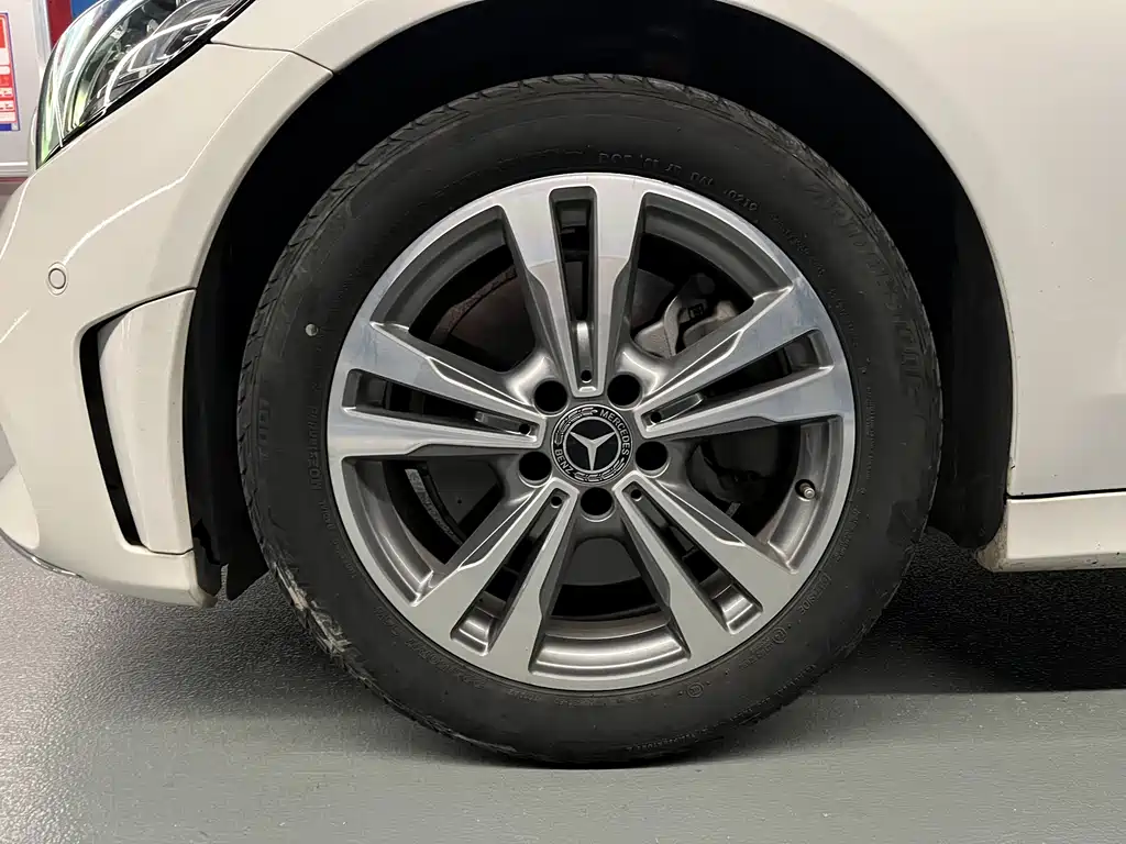 Mercedes-Benz C-Class — миниатюра 7
