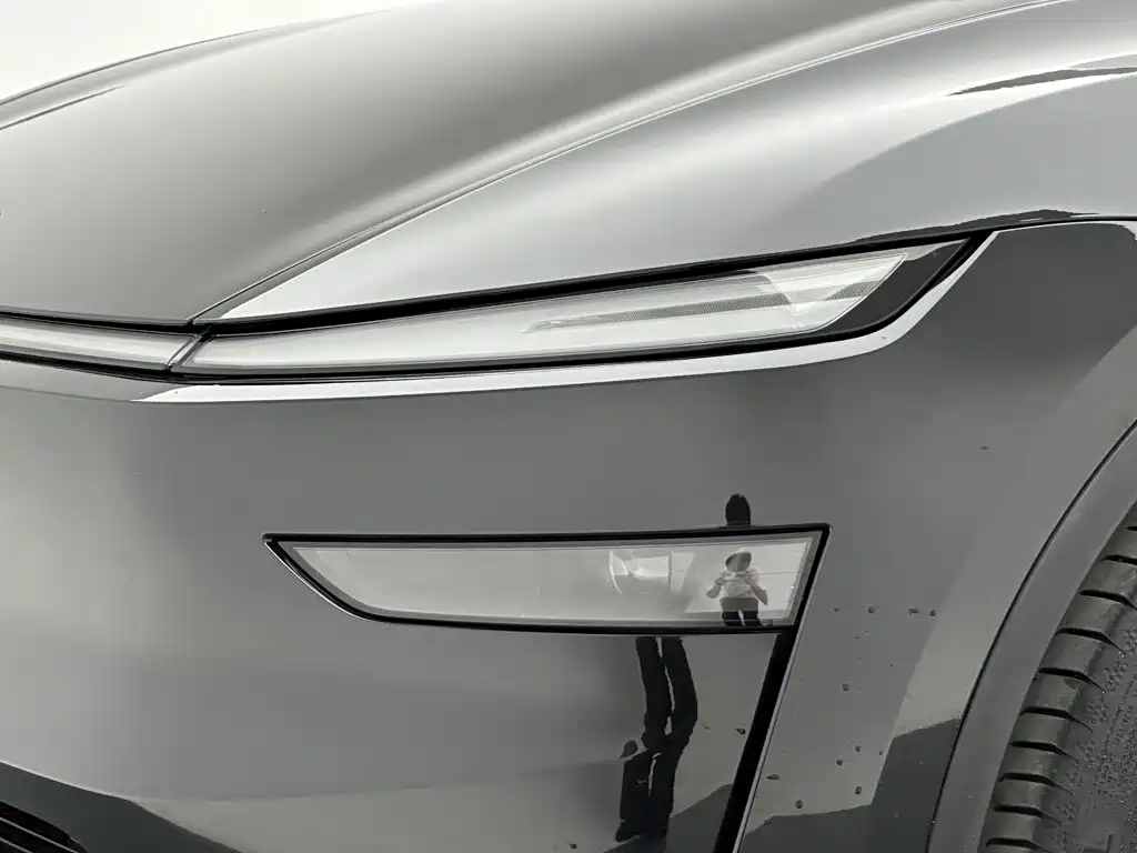 Tesla Model Y L — миниатюра 23