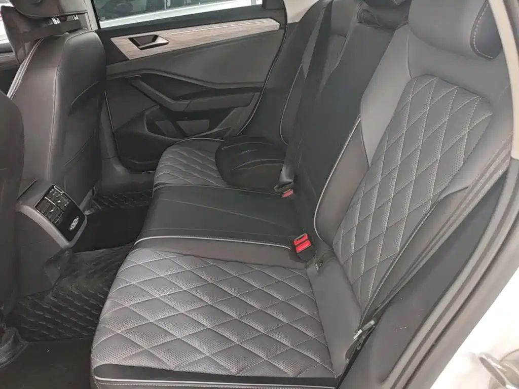 Volkswagen Sagitar — миниатюра 17