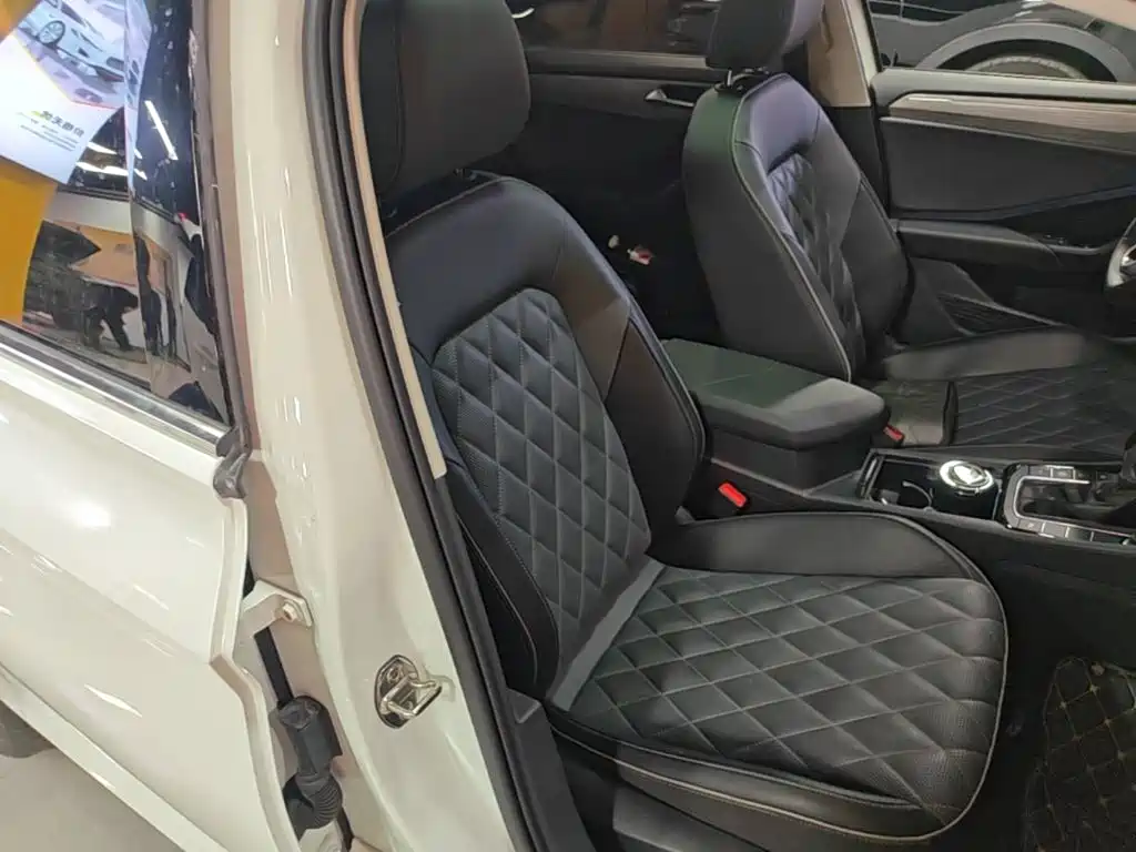 Volkswagen Sagitar — миниатюра 20