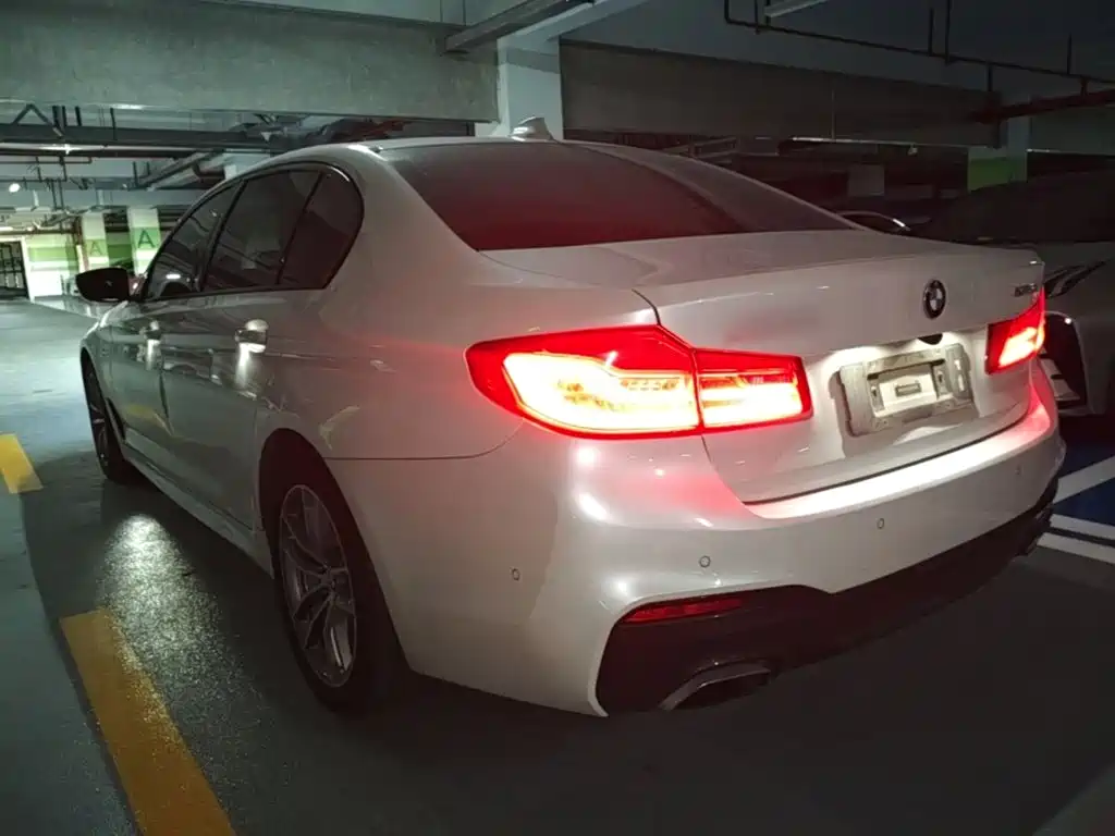 BMW 5 Series — миниатюра 5