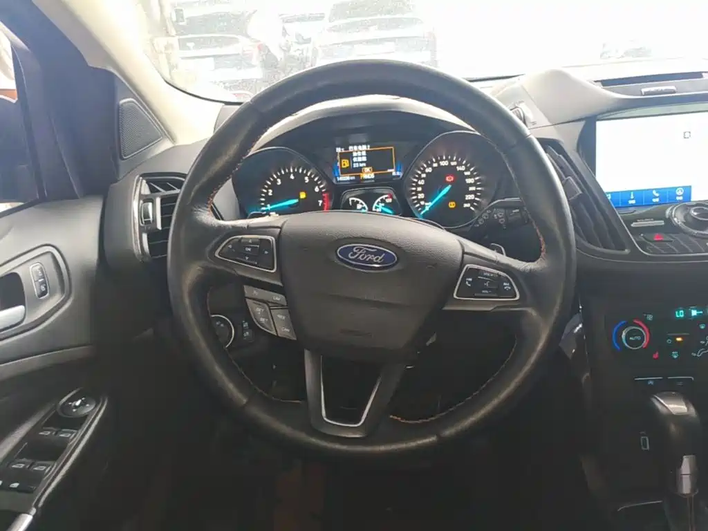 Ford Kuga — миниатюра 11