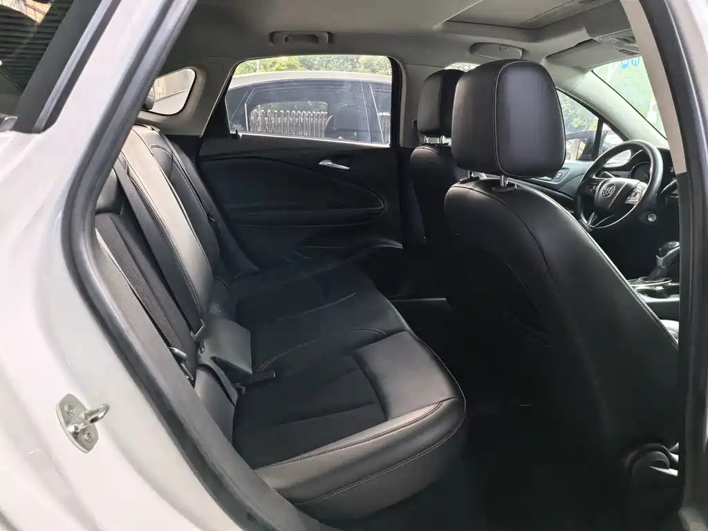 Buick Verano — миниатюра 5