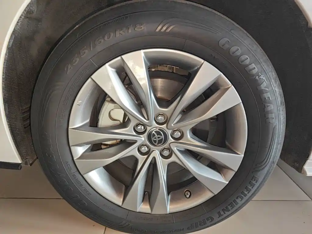 Toyota Sienna — миниатюра 23