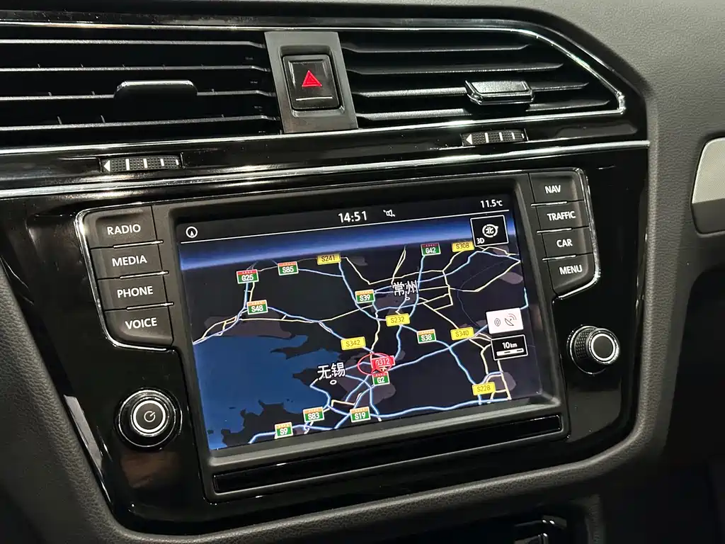 Volkswagen Tiguan L — миниатюра 20
