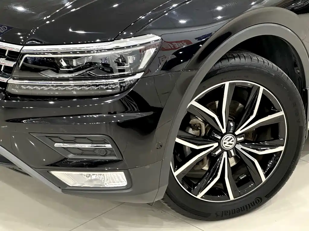 Volkswagen Tiguan L — миниатюра 22