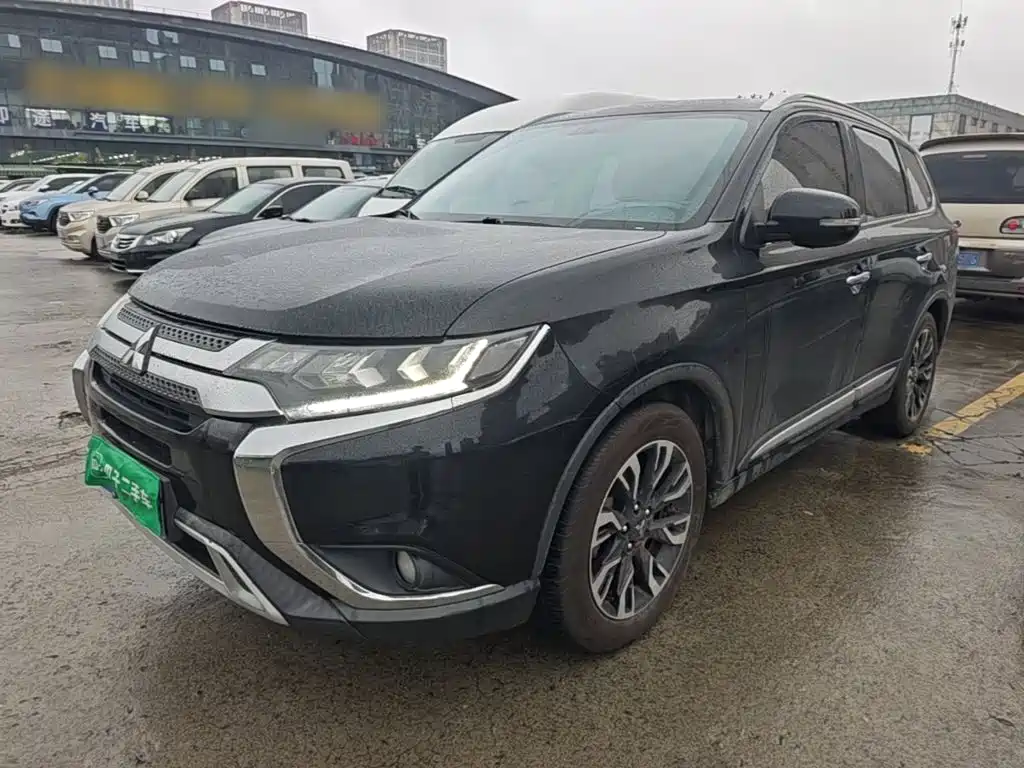Mitsubishi Outlander — миниатюра 2