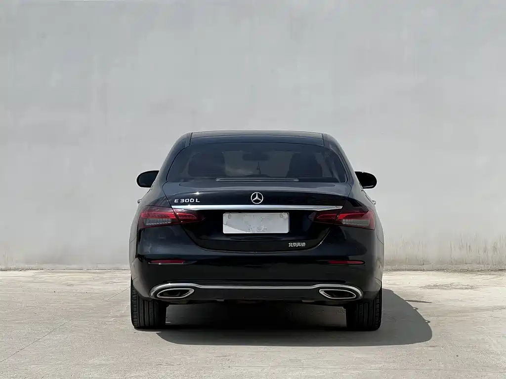 Mercedes-Benz E-Class — миниатюра 3