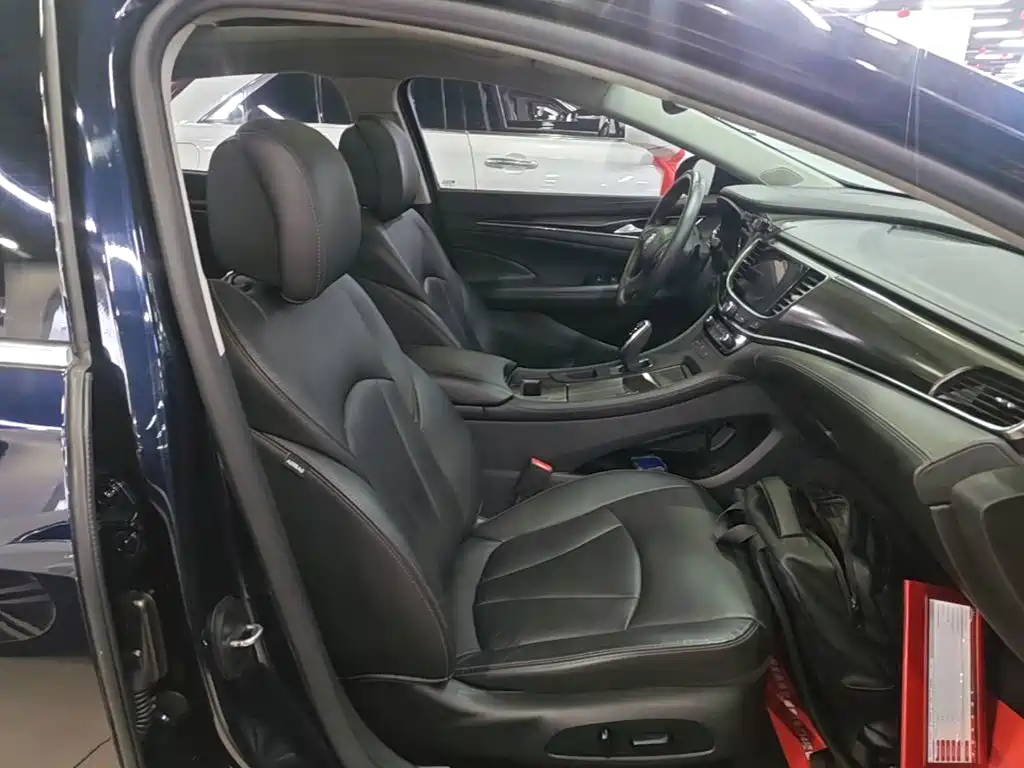 Buick LaCrosse — миниатюра 25